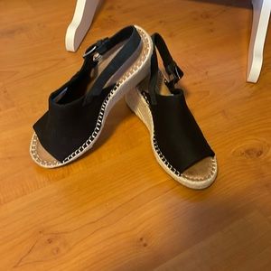 Brand new Tom’s wedges